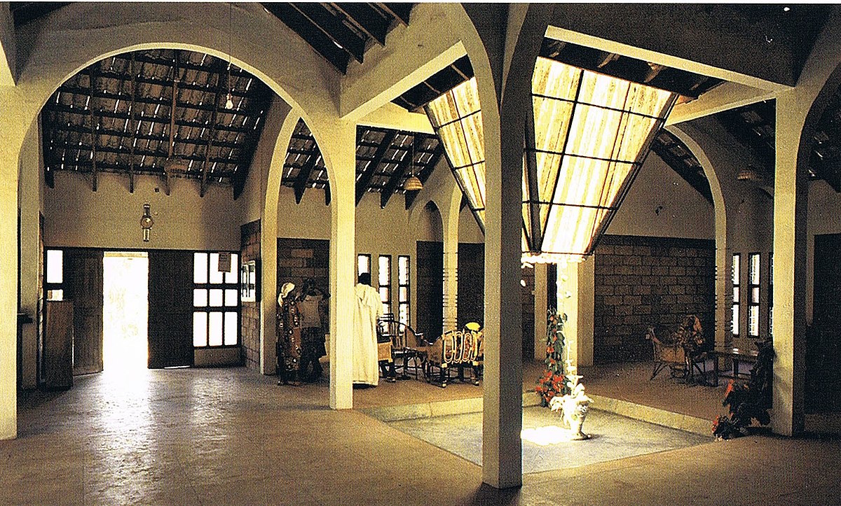 Ewu_monastery_visitors_reception_hall